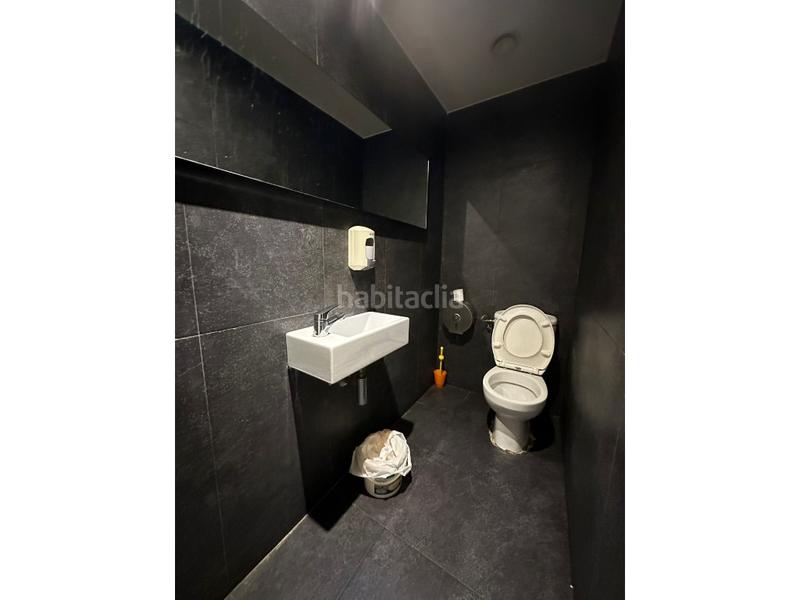 Foto 3378c8d8-c737-41a9-b837-5e9bad4a685d. Pas-de-porte local commercial dans El Camp de l´Arpa del Clot Barcelona