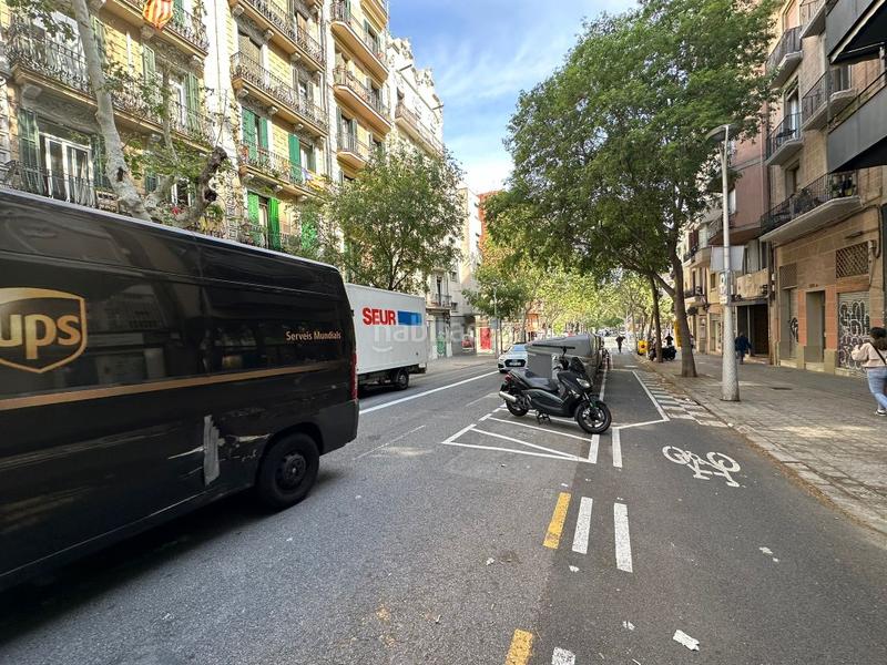 Foto ddd68fb2-33a2-46b5-b75c-136e7eb358f2. Trapasso locale commerciale in El Camp de l´Arpa del Clot Barcelona