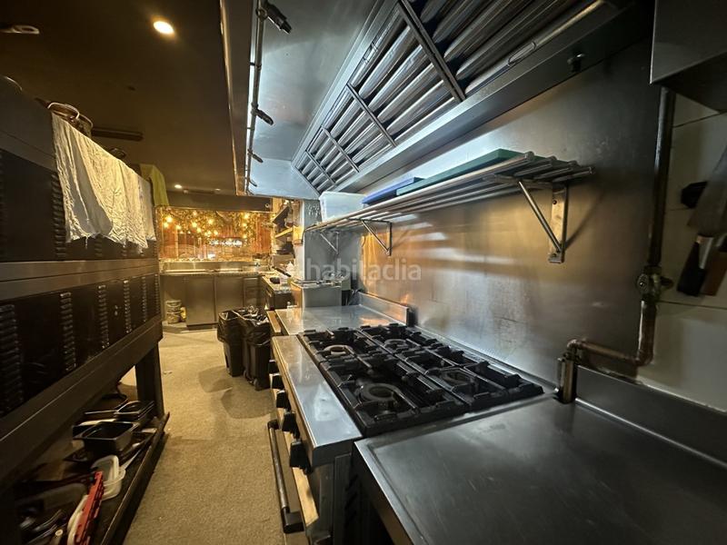 Foto 51150ee9-238b-4286-be89-f2453cd2415e. Traspaso local comercial restaurante disponible con licencia c3 salida de humos en Barcelona
