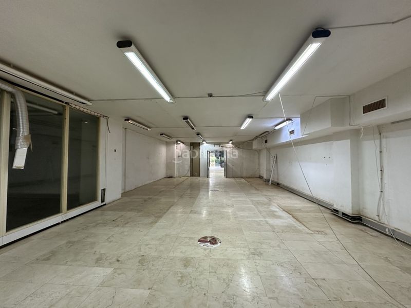 Foto 6fcc1c09-e1d8-4fd2-8c23-1f807de3d22d. Local comercial a La Plana Esplugues de Llobregat