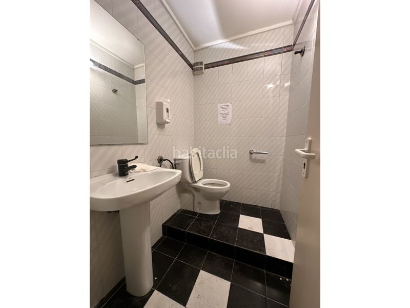 Foto 9b595db8-3c42-40b1-85b4-0d6339775a83. Local comercial a La Plana Esplugues de Llobregat