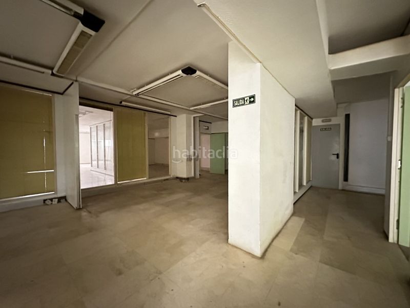 Foto b5e611df-250c-497d-82df-d17a905ab1b8. Local comercial a La Plana Esplugues de Llobregat
