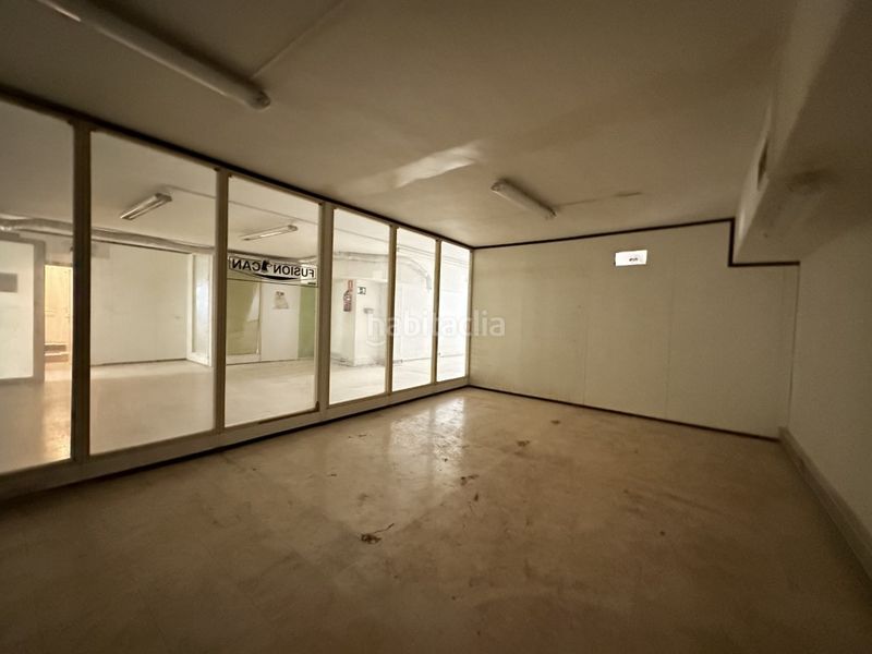 Foto dab03556-9e5f-4cd2-8e6d-533315a903d5. Local comercial a La Plana Esplugues de Llobregat