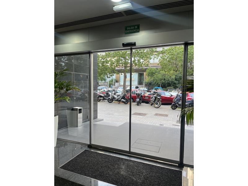 Foto abf07963-61f8-465b-9bf3-7172b28421e6. Alquiler oficina práctica oficina en Centre Sant Just Desvern