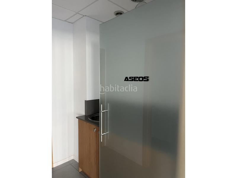 Foto 729b37d0-6c44-41d1-9e1c-b891da971b5b. Location bureau dans Centre Sant Just Desvern