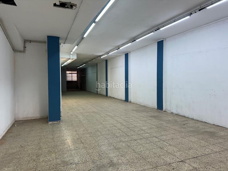 Foto b3e05a7c-5990-4a9d-bce5-f3970e658307. Affitto locale commerciale in Riu Sud Santa Coloma de Gramenet