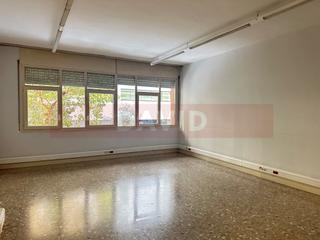 Alquiler Oficina  N/a. Oficina en zona gracia