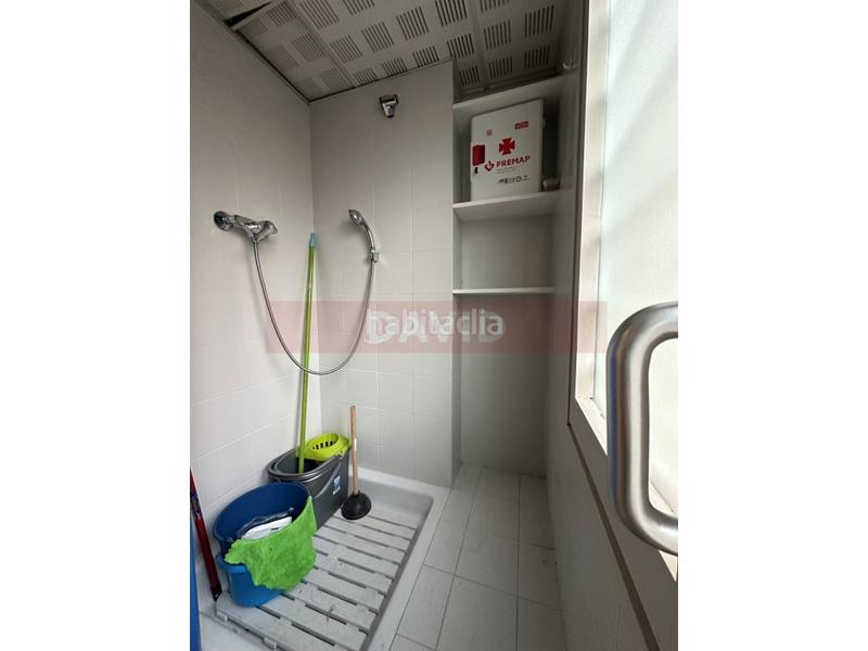 Foto b463fd33-b6c8-42e3-8a6b-5386b3391522. Alquiler oficina  en zona gracia en Putget - Farró Barcelona