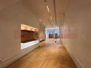 Lloguer Local Comercial  N/a. Local en zona prime rambla catalunya
