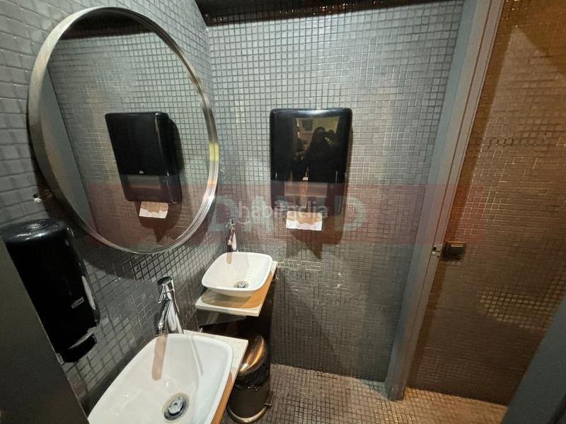 Foto f68c7640-fbb5-416d-9783-b8171bfcb16e. Transfer business premise in Dreta de l´Eixample Barcelona