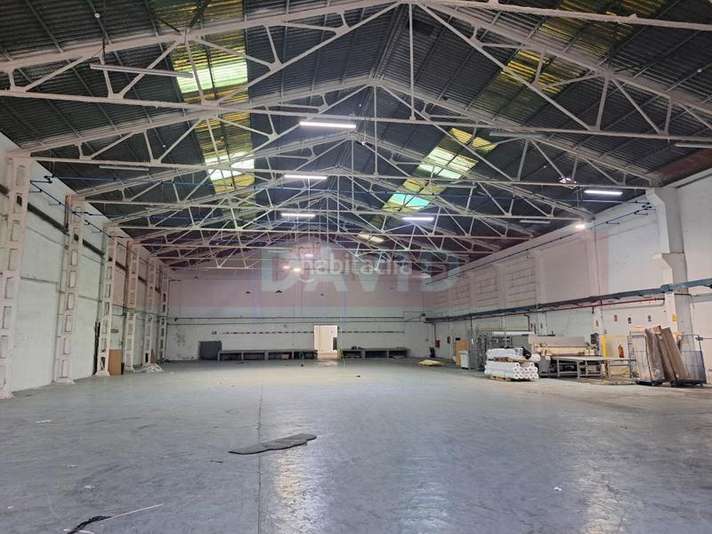 Foto be054488-7d36-48ec-9b59-87d71cfc6023. Lloguer nau industrial a Centre Hospitalet de Llobregat (L´)