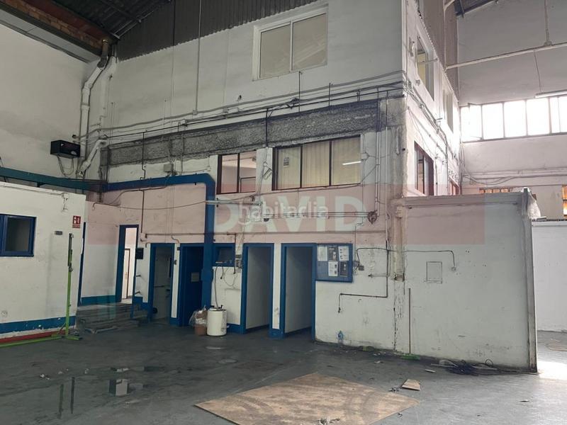 Foto 6ba21b02-5518-4f55-8c69-570796b0eb19. Rent industrial building in Centre Hospitalet de Llobregat (L´)