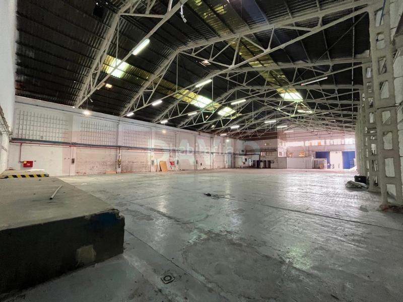Foto cc4e1979-13b6-469e-8e9b-00647eefa065. Rent industrial building in Centre Hospitalet de Llobregat (L´)
