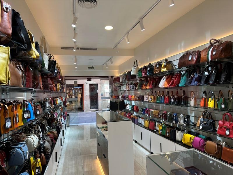 Foto b448daf6-8b82-471e-9533-a5029aedee99. Alquiler local comercial local en zona prime gotic portaferrissa en Barcelona