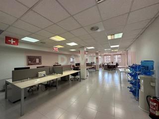 Lloguer Oficina  N/a. Oficina disponible eixample esquerra