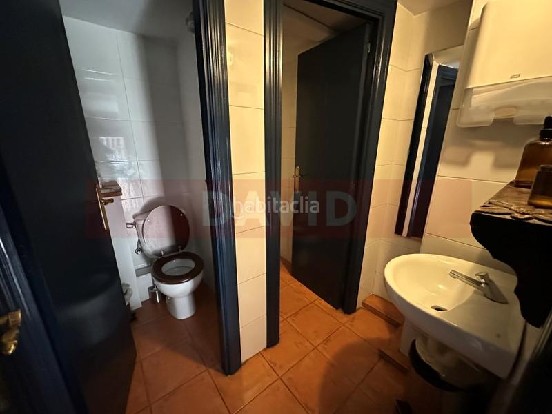 Foto 71b4e1c9-7cdf-4dc8-8af1-d19deba88bd4. Traspaso local comercial local esquinero zona sant gervasi licencia c1 en Barcelona