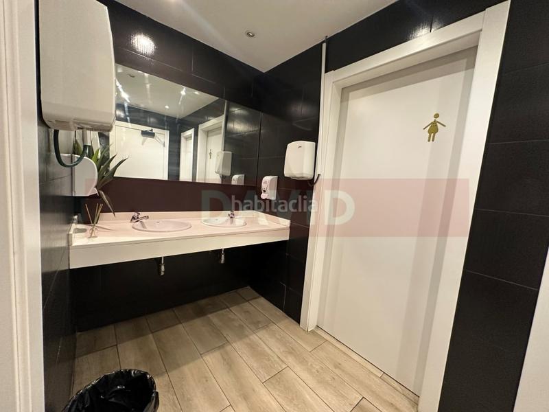 Foto 41268095-d824-4539-9f67-cdc89fb282c3. Pas-de-porte local commercial dans Gòtic Barcelona