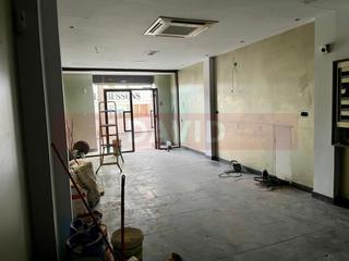 Rent Business premise  N/a. Fantastico local frente al mar en vilanova