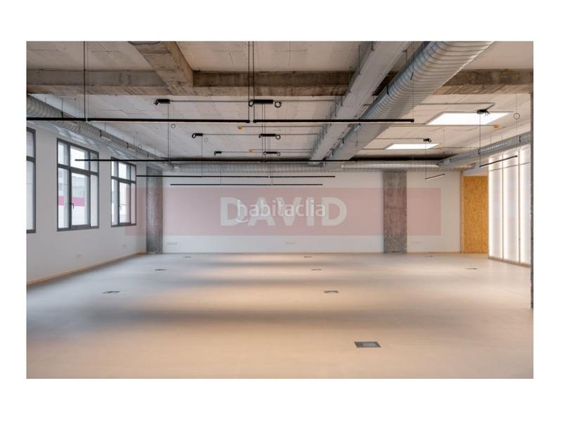 Foto 523182dc-f509-4720-9401-8e75808de63e. Alquiler oficina  muy luminosa a estrenar en zona franca en Barcelona