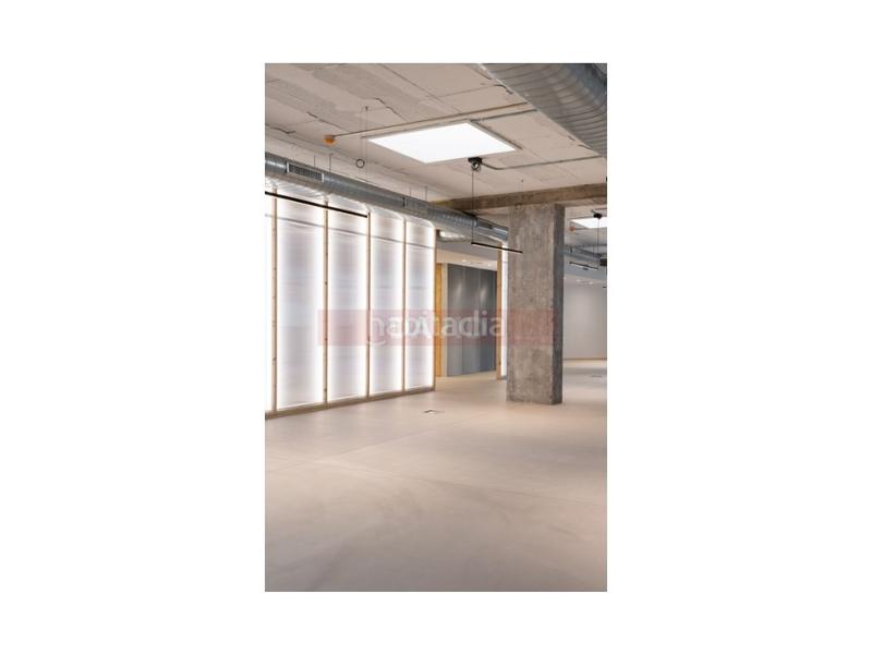 Foto f3bd1c6c-e9c9-4afc-9592-feba1a6b0e93. Location bureau dans La Marina del Port Barcelona