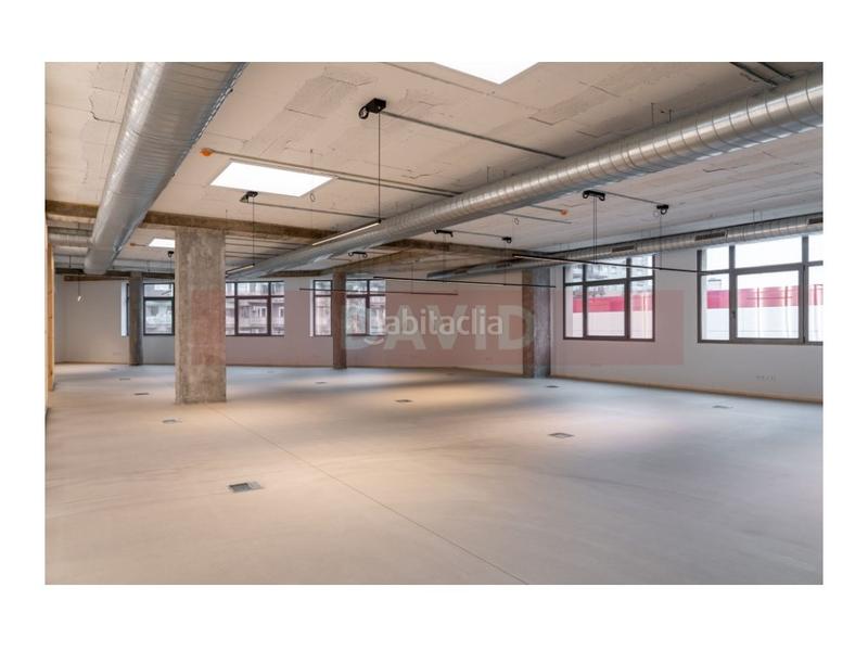 Foto 2d299edc-899f-4b2a-abd1-19a56ce9dc74. Rent office space in La Marina del Port Barcelona