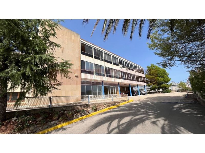 Foto 03badea7-8386-4ef9-8308-c709dadb080a. Nau industrial a Cervelló