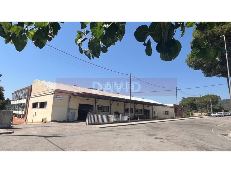 Foto 2a8d1582-6fd0-4228-899b-c27a1978278c. Nau industrial a Cervelló