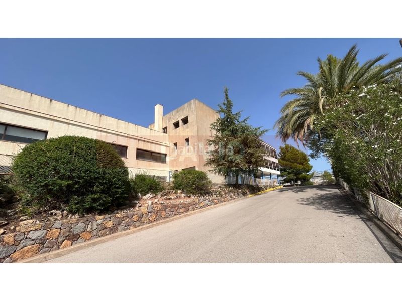 Foto 7192a0d6-d070-451f-b03e-ec960844342f. Nau industrial a Cervelló