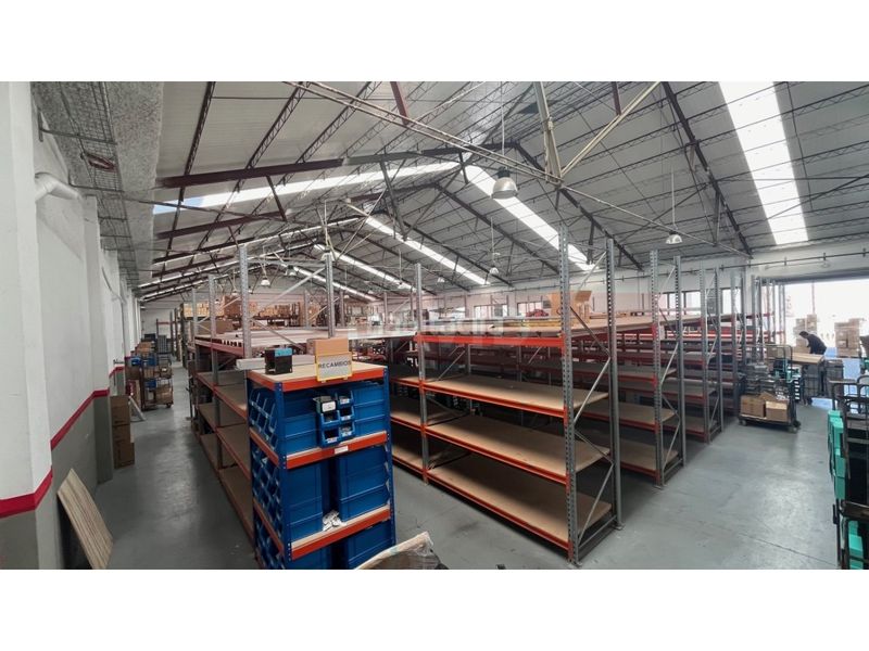 Foto bc5228d3-aeeb-454f-9ad7-23f0ce6f1289. Nau industrial a Cervelló