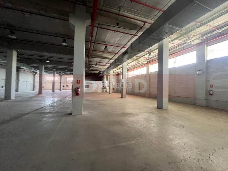 Foto 6c8cd0a0-2910-4fbf-b18d-fd0b2fd44cbc. Capannone industriale in Zona Franca - Port Barcelona