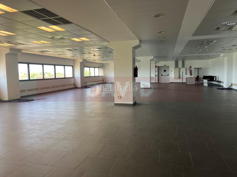 Foto 72b250bc-5f5b-44dd-8592-1edaa1dc2f53. Capannone industriale in Zona Franca - Port Barcelona