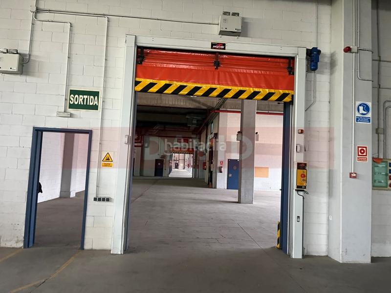 Foto a579b428-8671-41c7-8872-5d7794f7f36c. Capannone industriale in Zona Franca - Port Barcelona