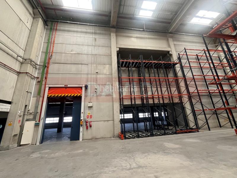Foto b04da980-c981-4ab6-af6c-e074c67929a3. Capannone industriale in Zona Franca - Port Barcelona