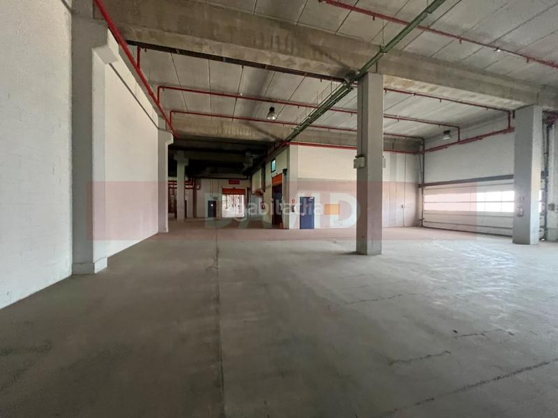 Foto bc000134-585d-48b4-91a7-f88c7cbe8a4f. Capannone industriale in Zona Franca - Port Barcelona