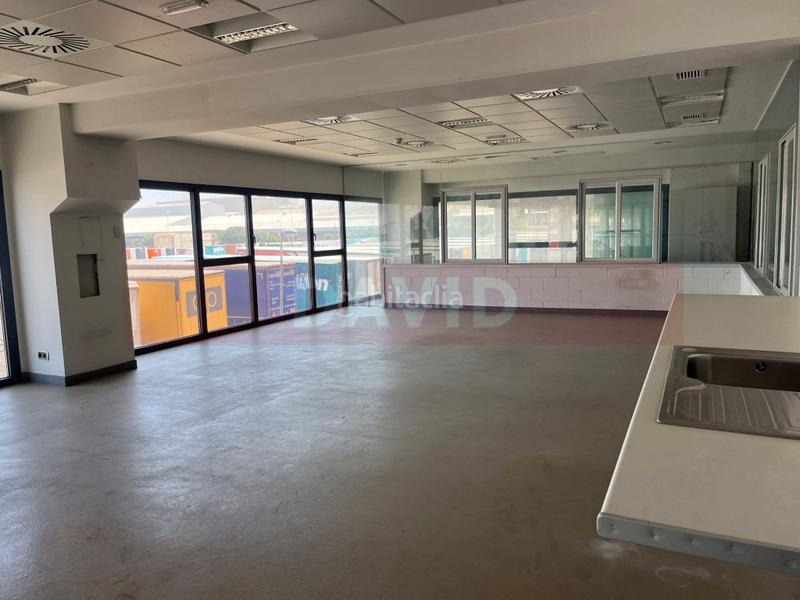 Foto d6618200-7d3f-4633-9fbe-325cfa4b891f. Capannone industriale in Zona Franca - Port Barcelona