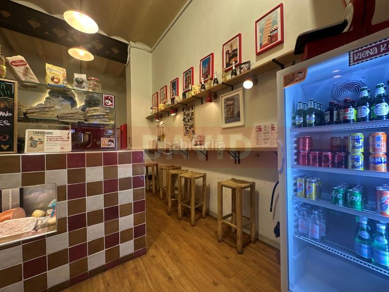 Foto e04ec0de-0690-4969-a3e2-434f6866e90f. Traspàs local comercial a Sant Antoni Barcelona