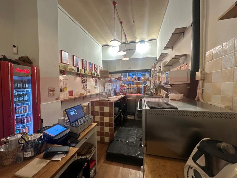 Foto 6428f2d1-c184-4161-9996-382fa89102f5. Traspaso local comercial  zona Sant Antoni en Barcelona