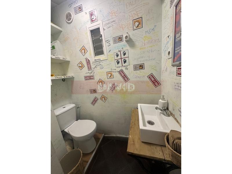 Foto ef46fd42-b4ea-4c40-b06b-efeb927b6ee7. Traspaso local comercial  zona Sant Antoni en Barcelona