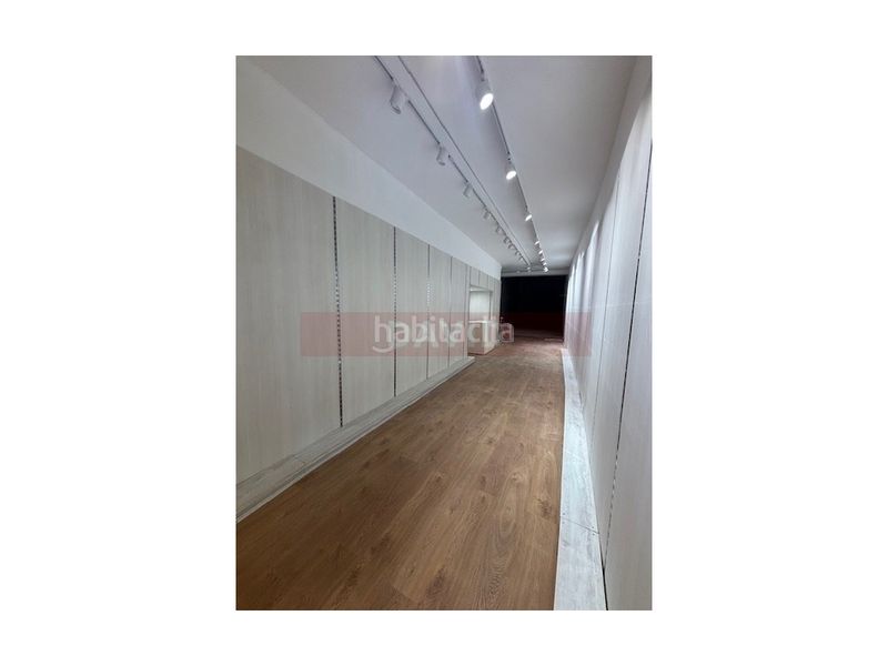 Foto e4e6d911-2f89-4a83-8eb0-8b8b0c726024. Local comercial a Gòtic Barcelona