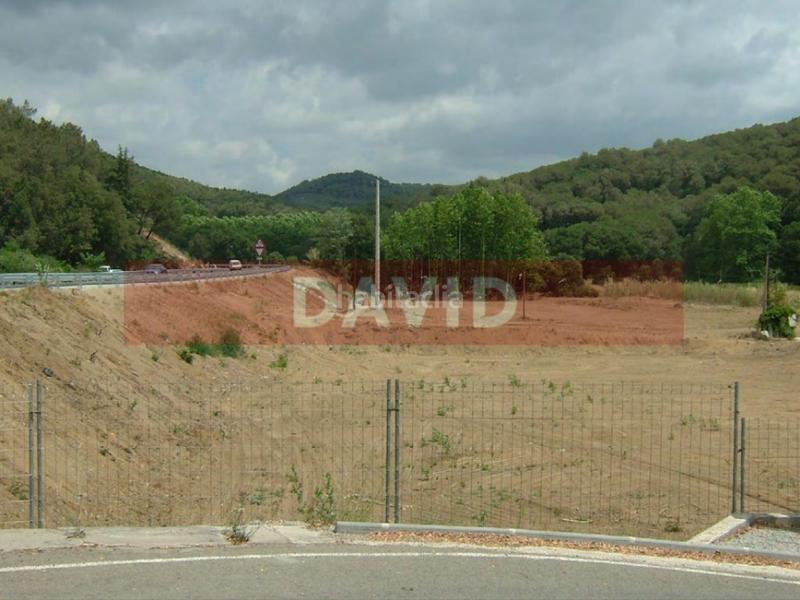 Foto 664b7d27-47c6-4b9c-aa49-bc1635a53b94. Solar industrial a Dosrius poble Dosrius