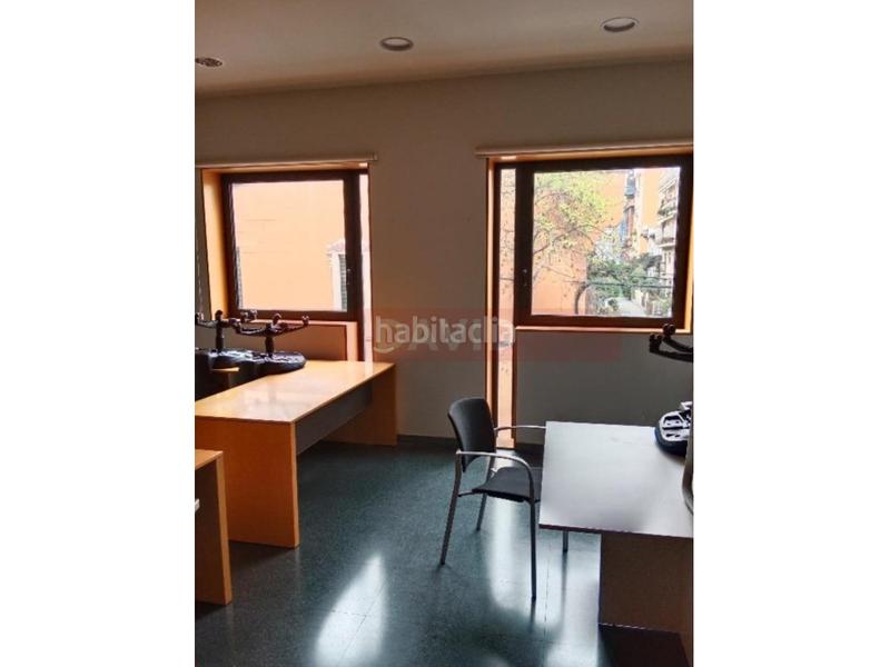 Foto 3bc525a8-c1a2-405b-848b-f2b5bde0c5b7. Edifici a Barri de les Corts Barcelona