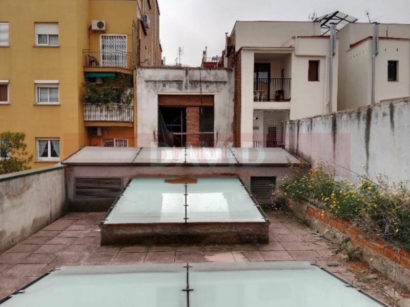 Foto fa35ad34-1680-464a-80bc-6340dd85dfb0. Edifici a Barri de les Corts Barcelona