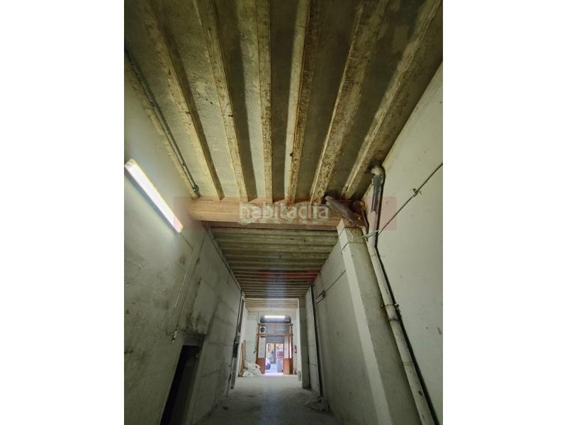 Foto a25d9267-a95d-4a36-b382-c97ea65c060a. Local comercial local en venta en el centro Raval en Barcelona