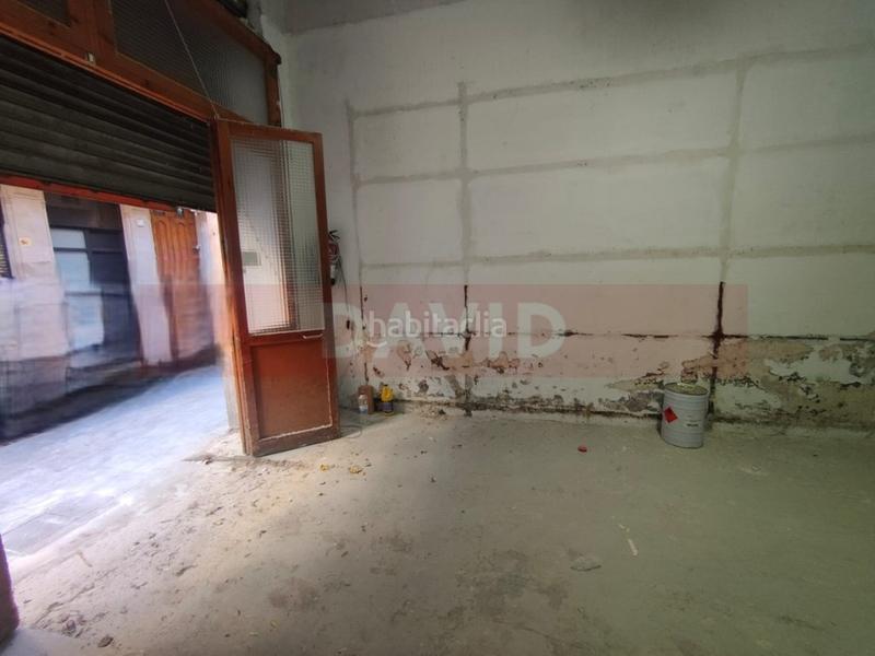 Foto b898a524-bc8a-4a90-815f-2acaa1fd9fe5. Local comercial local en venta en el centro Raval en Barcelona