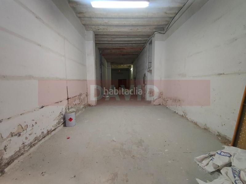 Foto df65ad55-b087-47eb-a0b0-3595912ca708. Local comercial local en venta en el centro Raval en Barcelona