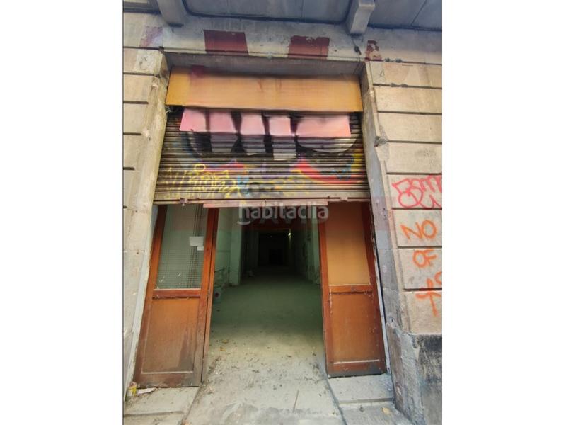 Foto fb13bfcf-dfed-4cf5-8b7d-6b70fe4b692e. Local comercial local en venta en el centro Raval en Barcelona