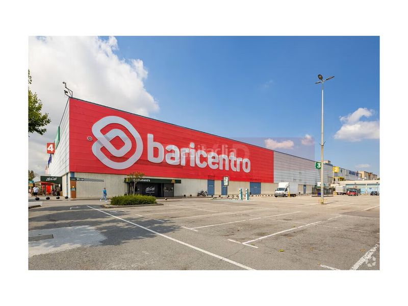 Foto 11497e50-4ca4-4864-bb05-143496b4a800. Alquiler local comercial local en alquiler en el centro comercial baricentro , con gran visibilidad y excelente ubicación dentro del comp en Barberà del Vallès