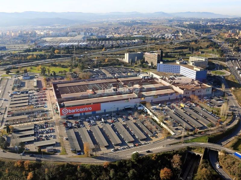 Foto 13d41bf1-cf3e-4ea5-8ec3-d60eff57123b. Alquiler local comercial local en alquiler en el centro comercial baricentro , con gran visibilidad y excelente ubicación dentro del comp en Barberà del Vallès