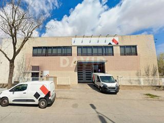 Lloguer Nau industrial  Carrer dels motors. Nave industrial aislada tipo c