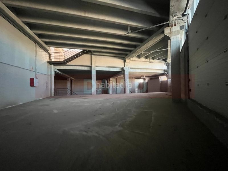 Foto f3f1ab15-f27b-4916-a56e-d0cbb65ba434. Nau industrial a Gràcia Sabadell